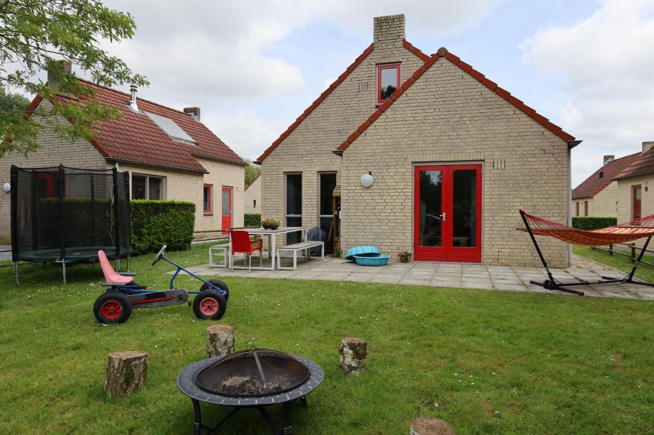 7 Person House With Garden, Firepit, Swimming Lake, Hammock, Child Friendly, In- And Outside Playground, Slide, And Great Coffee Ewijk Exterior photo