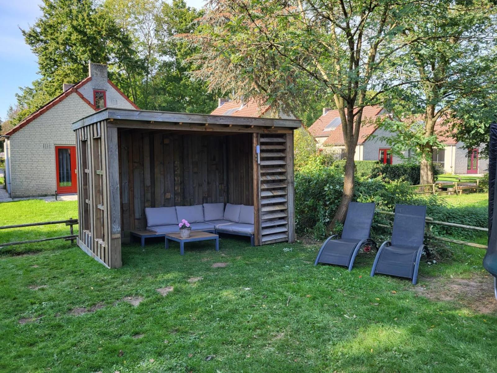 7 Person House With Garden, Firepit, Swimming Lake, Hammock, Child Friendly, In- And Outside Playground, Slide, And Great Coffee Ewijk Exterior photo