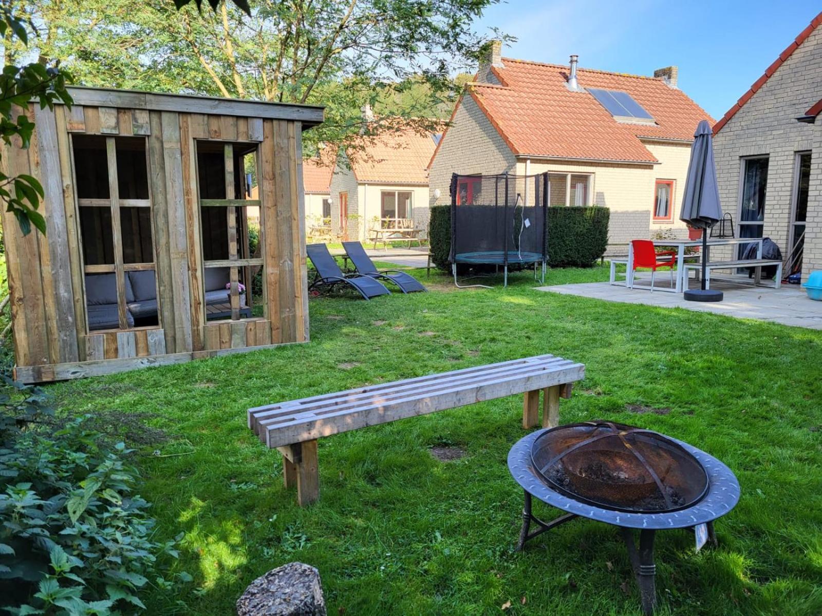7 Person House With Garden, Firepit, Swimming Lake, Hammock, Child Friendly, In- And Outside Playground, Slide, And Great Coffee Ewijk Exterior photo