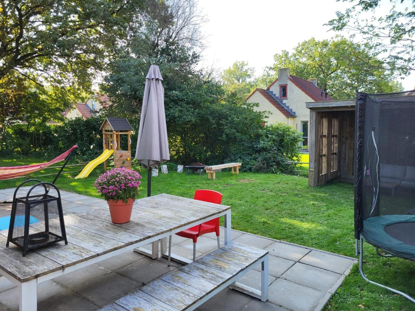 7 Person House With Garden, Firepit, Swimming Lake, Hammock, Child Friendly, In- And Outside Playground, Slide, And Great Coffee Ewijk Exterior photo