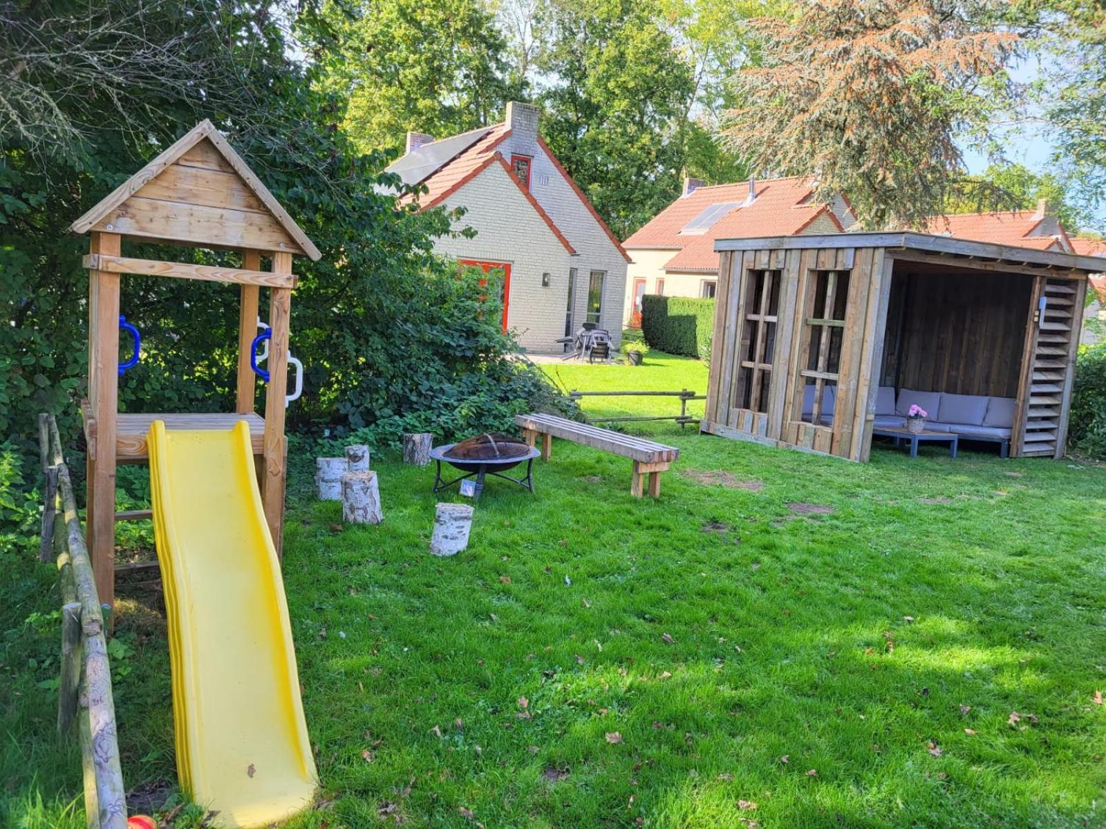 7 Person House With Garden, Firepit, Swimming Lake, Hammock, Child Friendly, In- And Outside Playground, Slide, And Great Coffee Ewijk Exterior photo